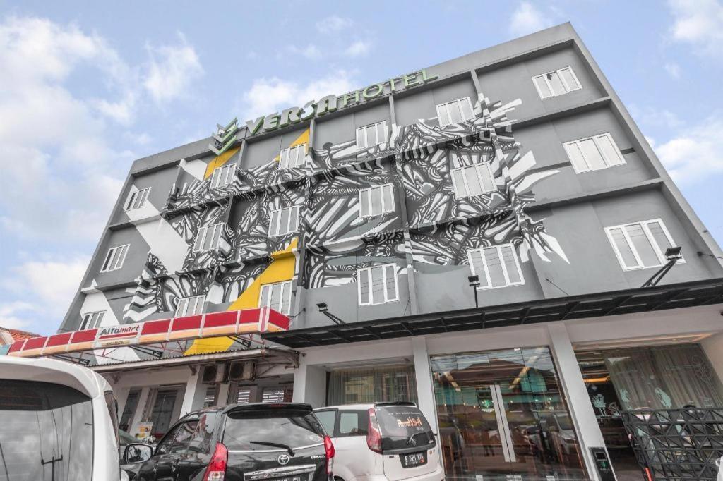 Versa Hotel Bekasi Exterior foto